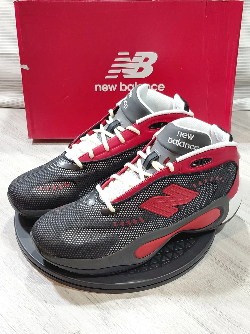 New Balance Men's P400 Black Team Red Athletic Performance Bball Shoes SIZE M11